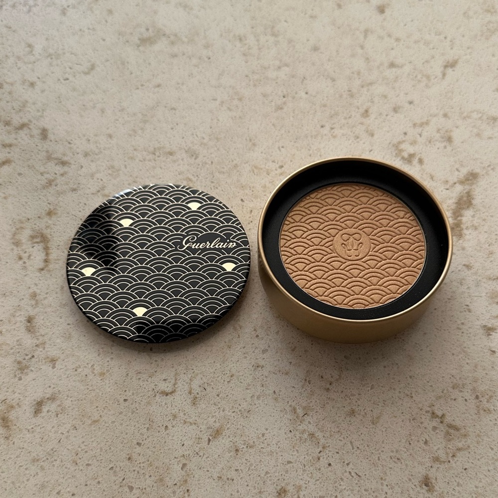 Guerlain Terracotta Gold Light Bronzing Powder + Exclusive Guerlain Pins *BNWOT*